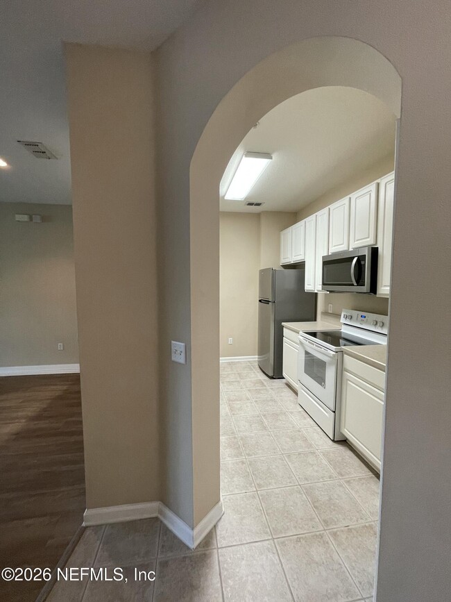 Building Photo - 7801 Point Meadows Dr