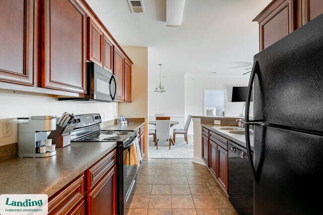 Building Photo - 2118 Silvercrest Dr