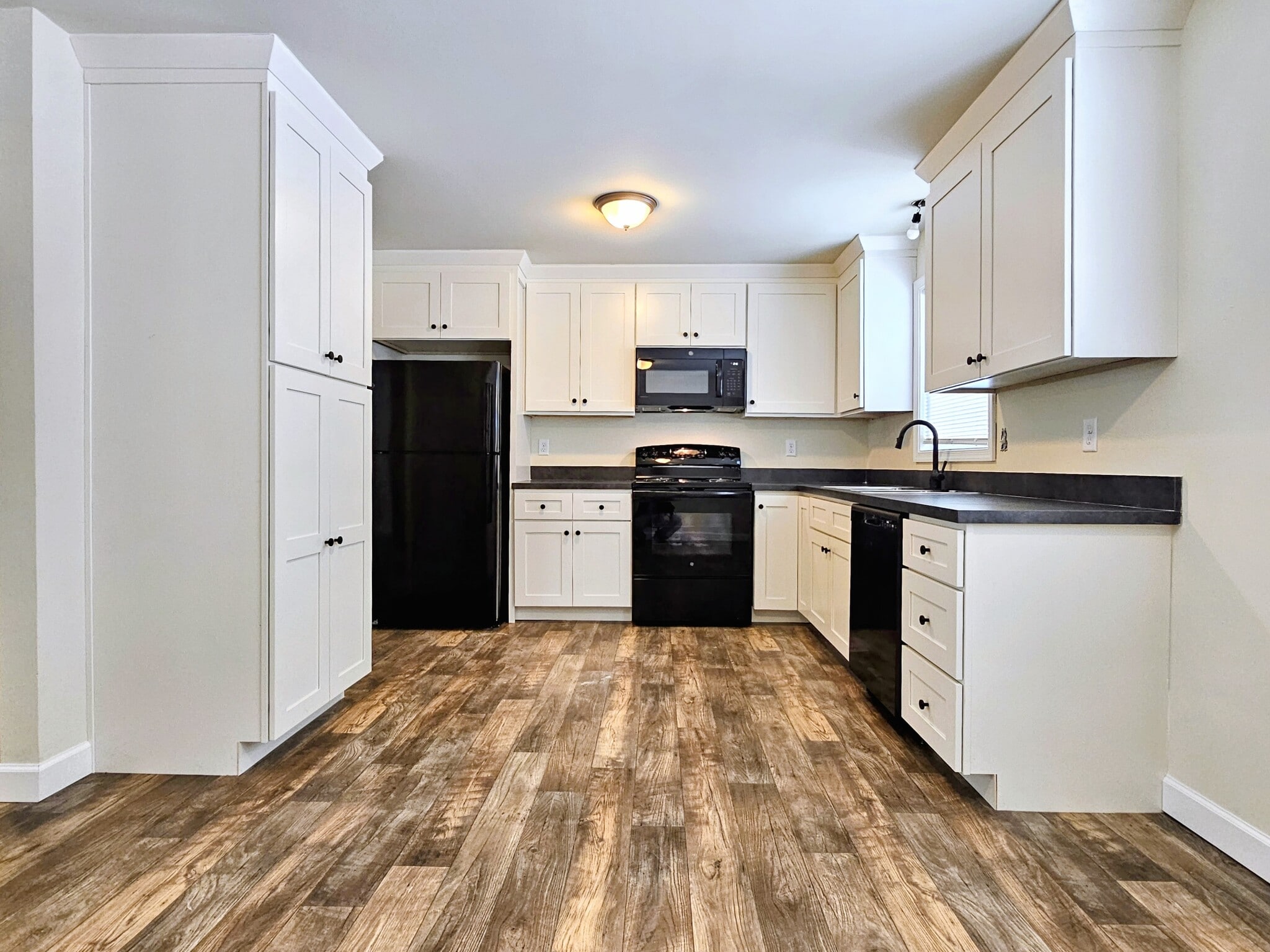 Building Photo - 4 Skyview Ln