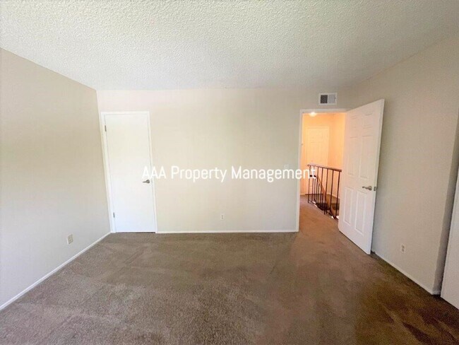 Building Photo - 1861 Olmo Way