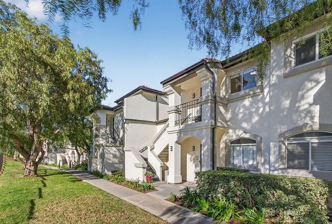 Building Photo - 30902 Club House Dr