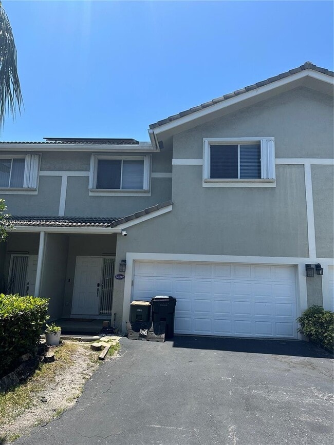 Building Photo - 5402 Pointe Villa Dr