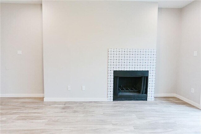 Building Photo - 9504 Menchaca Rd