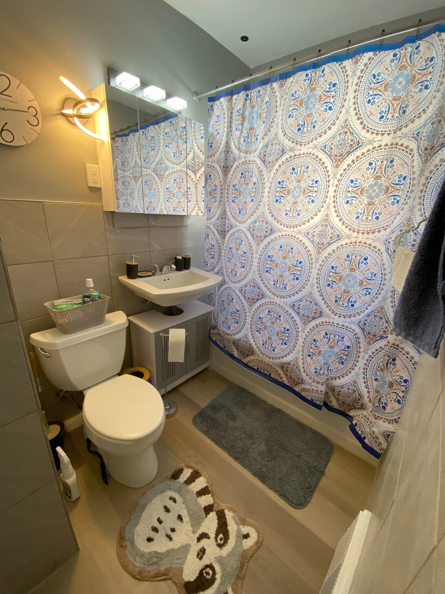 Main level Bathroom - 712 Washington Memorial Dr
