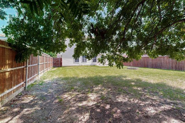 Building Photo - 2316 White Oak Dr
