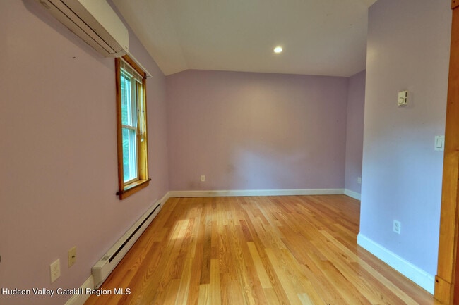 Building Photo - 153 Bross St