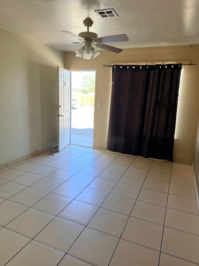 Building Photo - 1 Bedroom End Unit on a Corner Lot