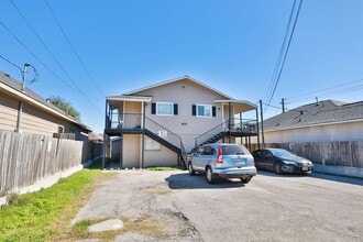 Building Photo - For Lease-Housing Vouchers Accepted | 2 Bed, 1 Bath | 800 Sq Ft | Sunnyside Place Community |