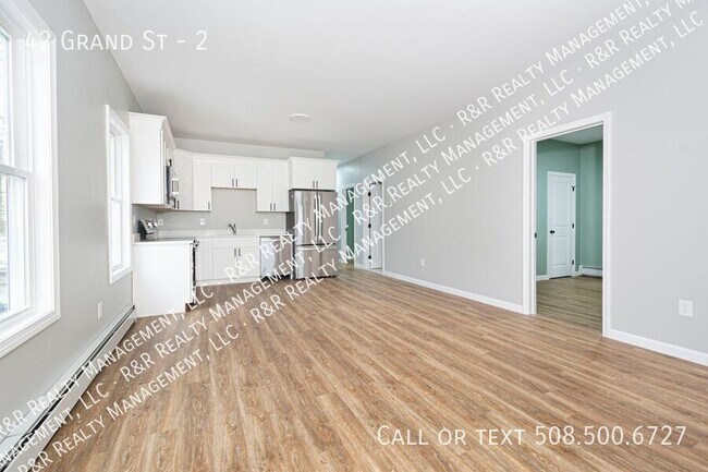 Building Photo - 42 Grand St