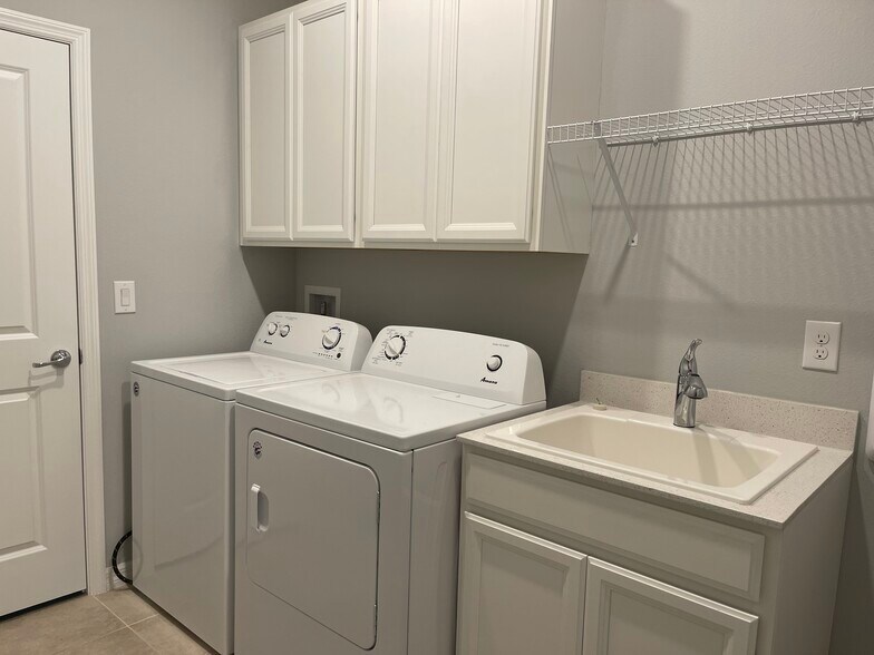 Building Photo - 3276 Buoy Cir