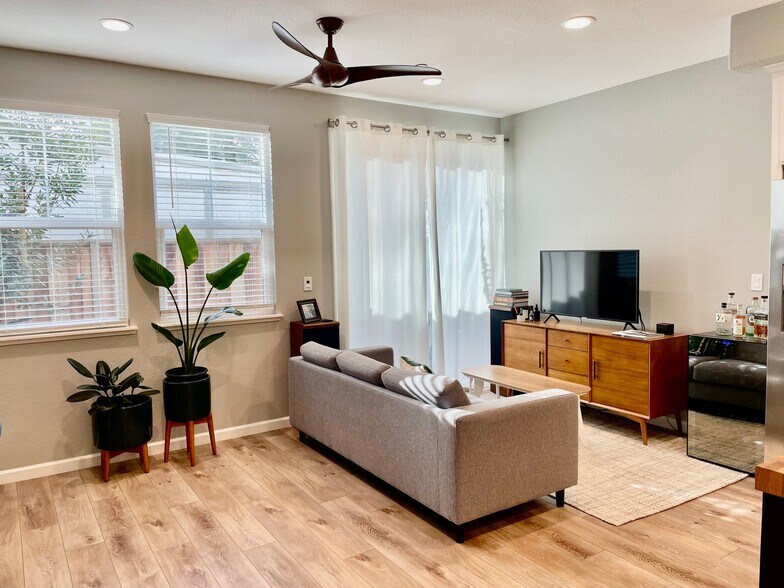 Unit 3628 (2023) - 3626 Chestnut St