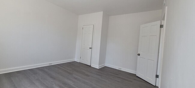 Building Photo - Newly Renovated 3BR Home – Lancaster – Move-In Ready