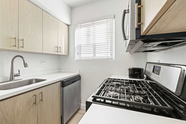 Building Photo - 7340 Harding Ave