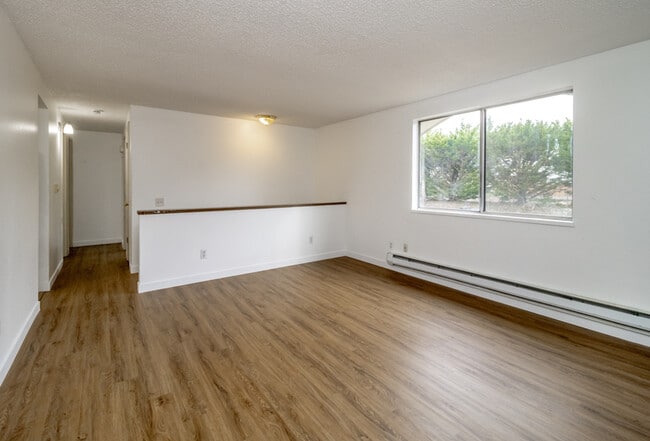 Building Photo - 13314 86 Ave E