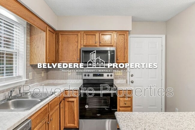 Building Photo - 2320 Meadow Gate Dr