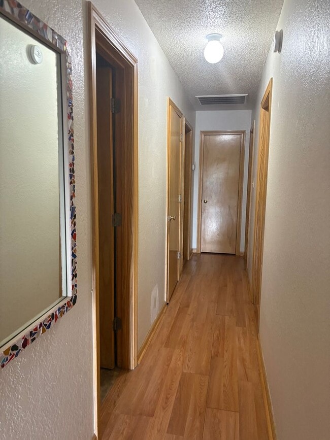 Building Photo - 3 Bedroom 2 Bath Home in Colington $2195/mo