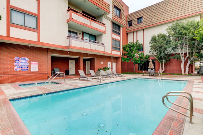 Building Photo - 8828 Pershing Dr