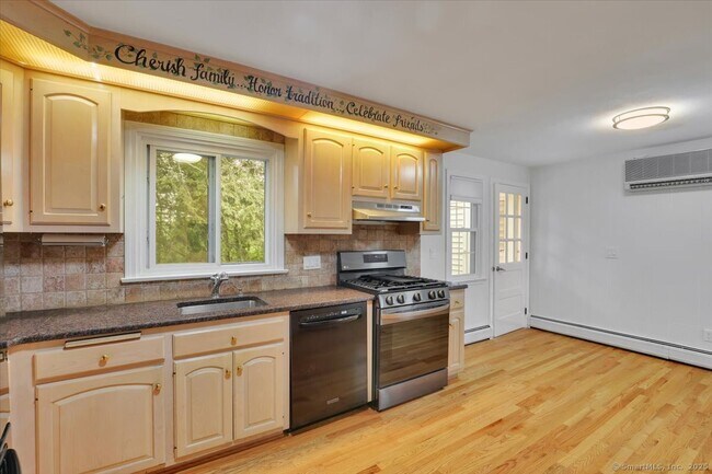 Building Photo - 77 Hemlock Ridge