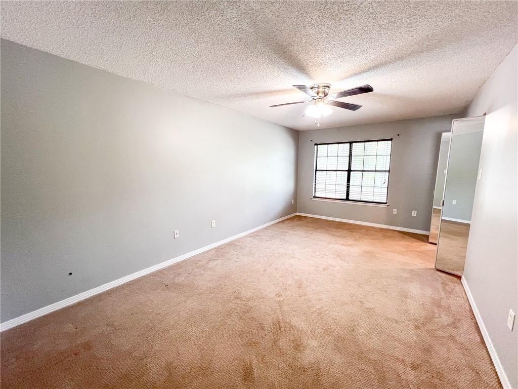 Building Photo - 953 Dickenson Ave