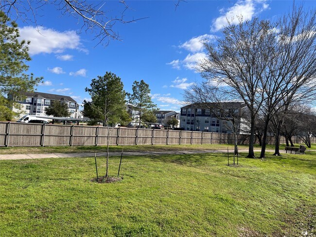 Building Photo - 3311 Whitebud Dr