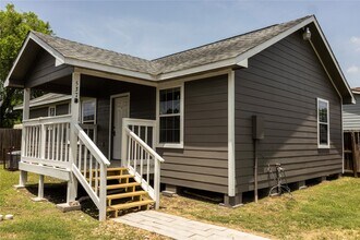 Building Photo - 537 Cottontail Dr