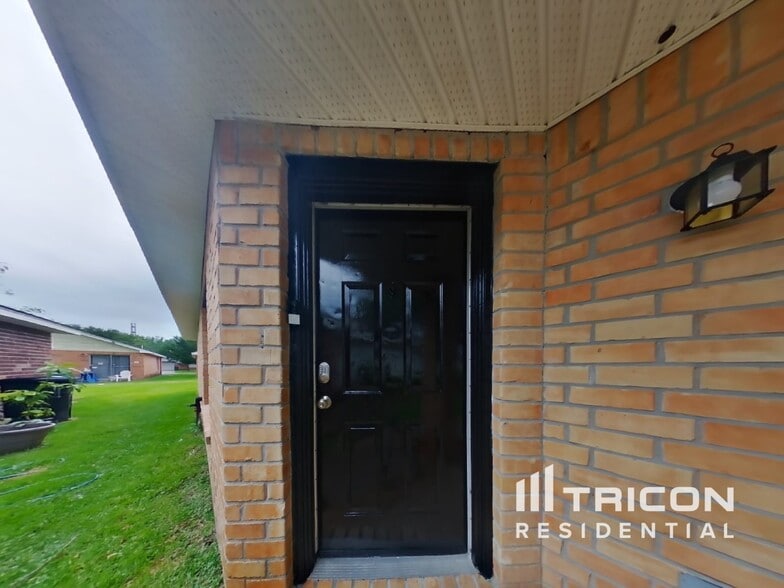 Building Photo - 3211 Kelling St