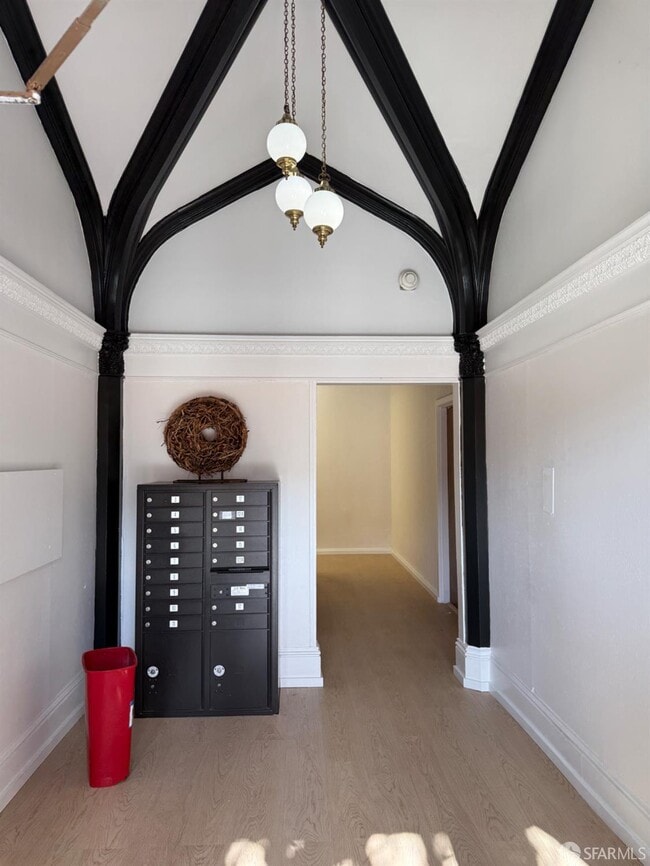 Building Photo - 1122 Sutter St