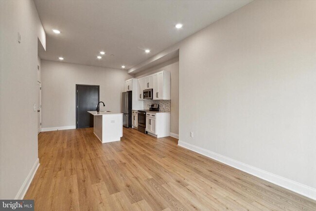 Building Photo - 2143 E Lehigh Ave