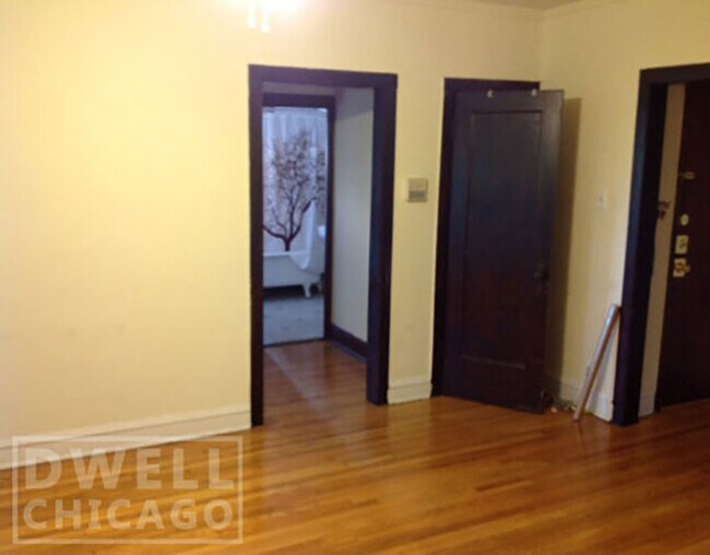 Building Photo - 3302 W Schubert Ave