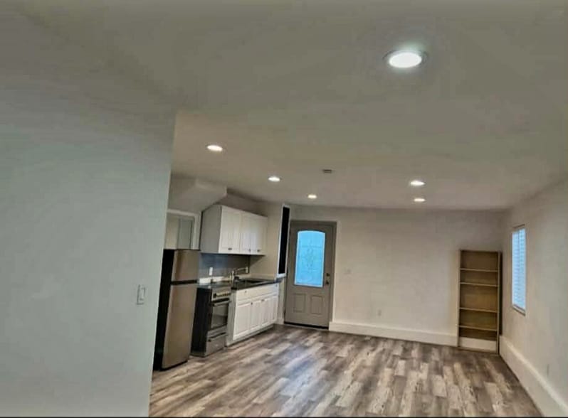 Building Photo - 686 Santa Maria Rd