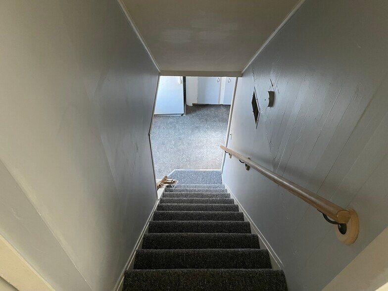 Stairs between levels - 450 3rd Ave