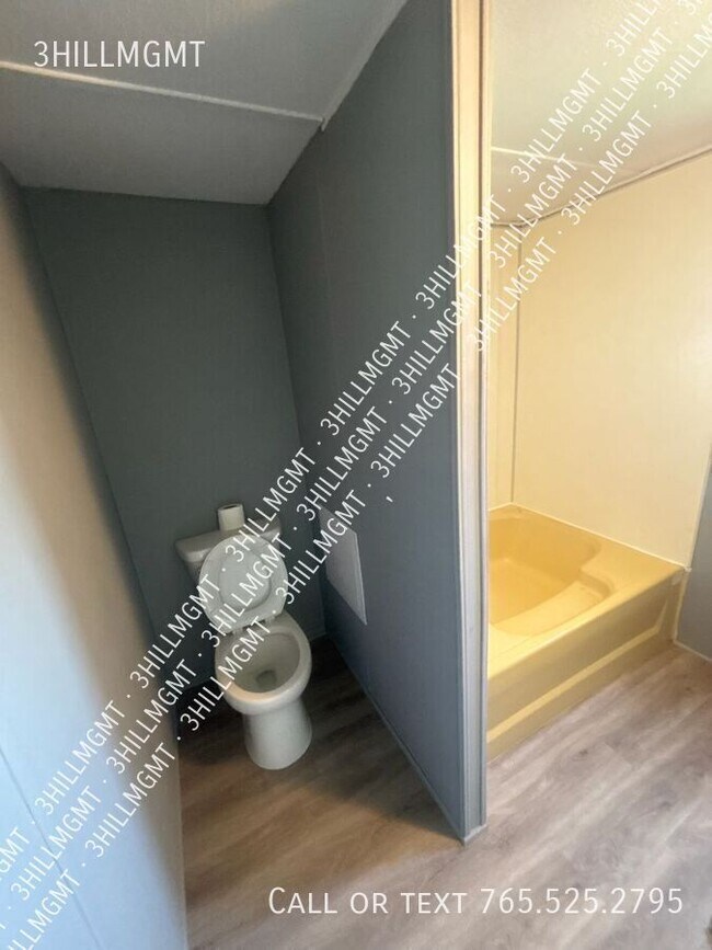 Building Photo - 5600 W Kilgore Ave