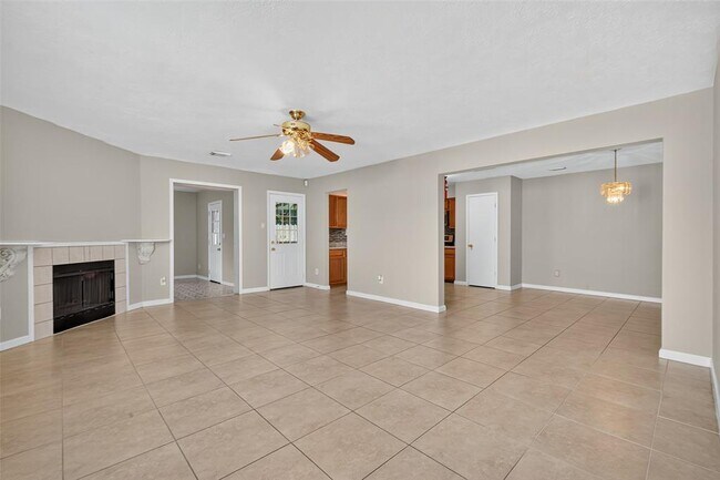 Building Photo - 9123 Belle Glen Dr