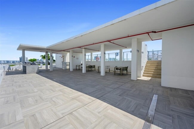 Building Photo - 1025 92nd St