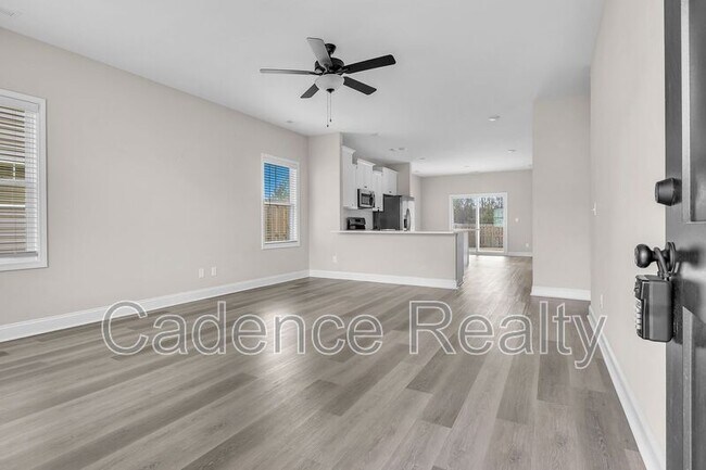 Building Photo - 1633 Grey Cliff Run