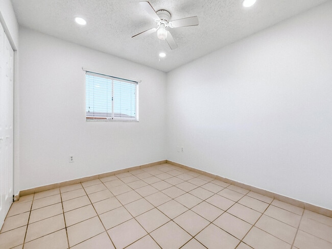 Building Photo - 2925 W 80th St