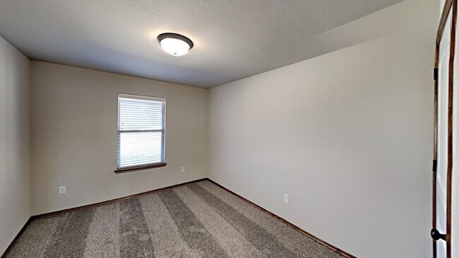 Building Photo - Spectacular 4 Bedroom 2 Bath Home in Piedmont Schools- Neighborhood Park