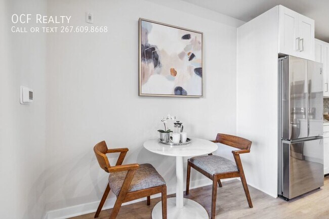 Building Photo - Modern Grays Ferry Apartment