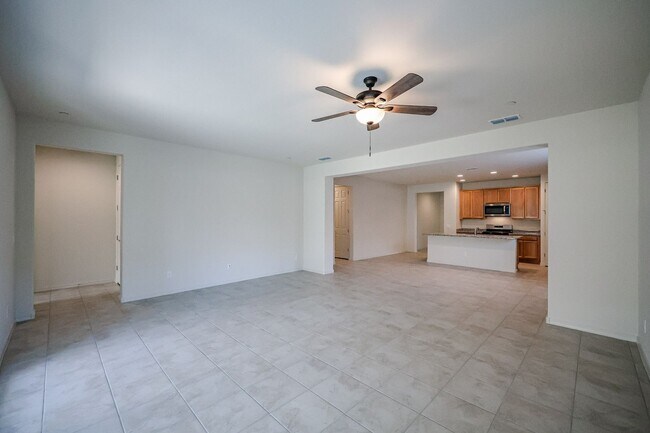 Building Photo - 4 Bedroom + Den in Foothills at Northpointe