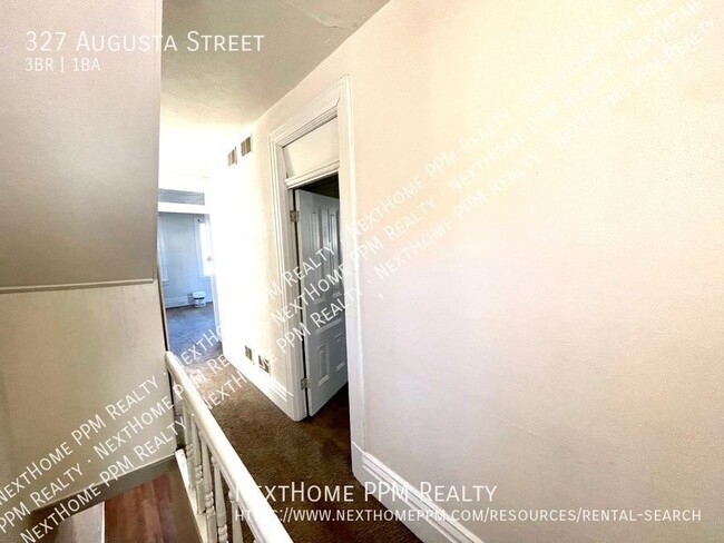 Building Photo - Nicely updated Mt Washington 3 bed house w...