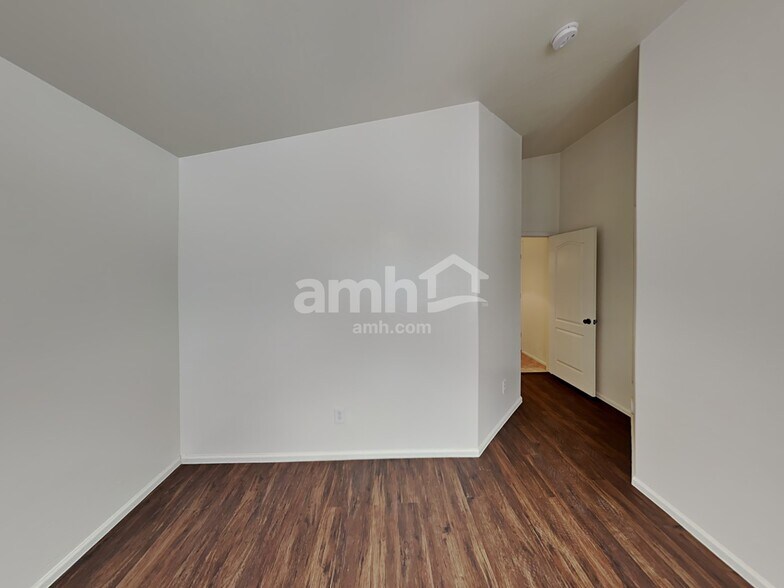 Building Photo - 8703 E Plata Ave