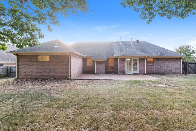 Building Photo - 4184 Destin Dr