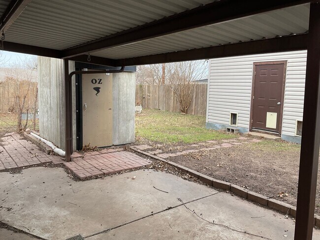 Building Photo - 4709 SE 23rd St