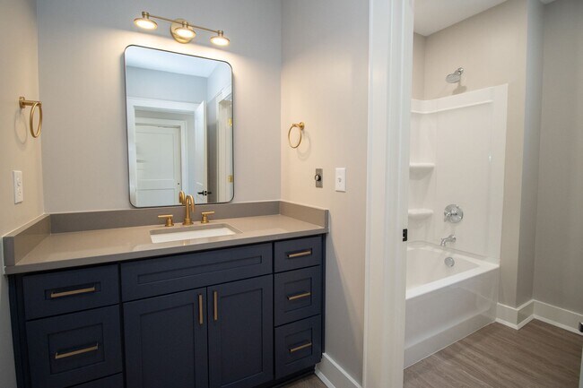 Building Photo - Sophisticated Downtown Living with Histori...