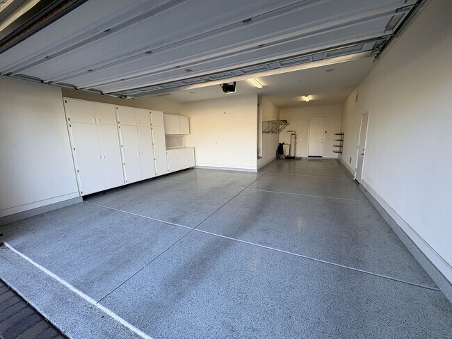 Building Photo - Dove Mountain 4 bedroom with Den 3,277 sq ...