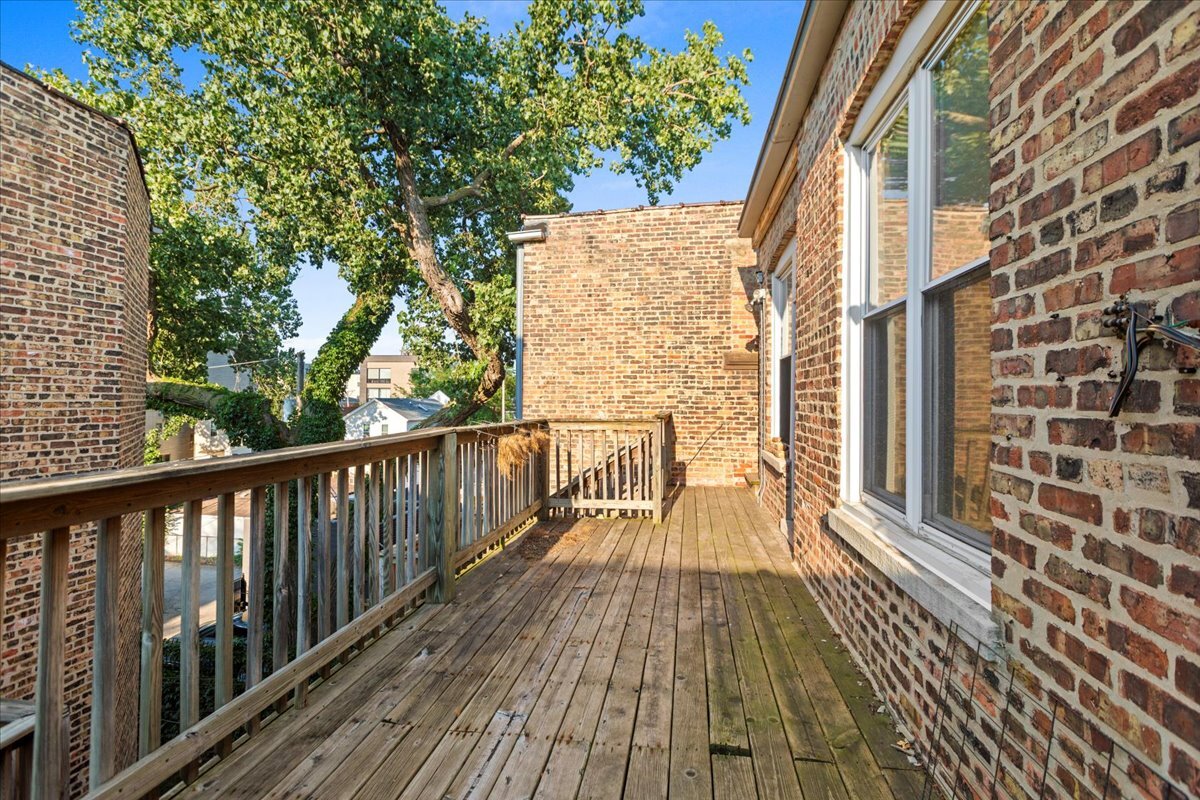 Building Photo - 2254 W Adams St