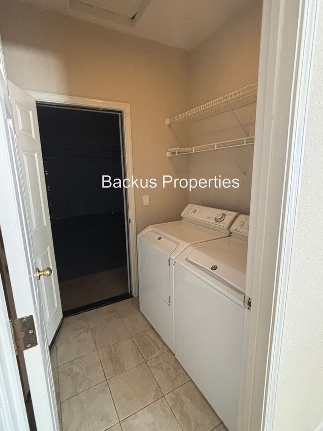 Building Photo - Great home in North Salinas with office/bo...
