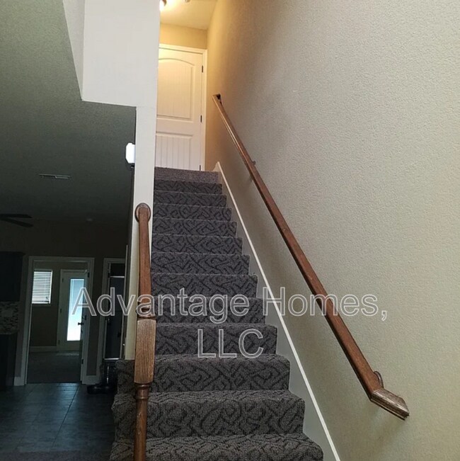 Building Photo - 2176 SW Timbertrace Ln