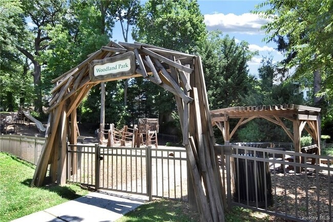 Building Photo - 235 Wolfs Ln