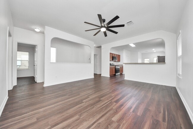 Building Photo - 10306 White Fir Villa Ave